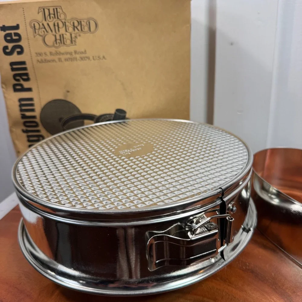 Pampered Chef Springform Pan Set with Heart and Fluted Inserts 9.5 Inch Tinned